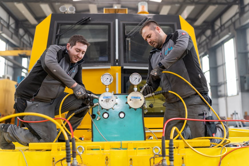 Static strength measurements in the factory: PJM carries out tests using a mobile pressure frame